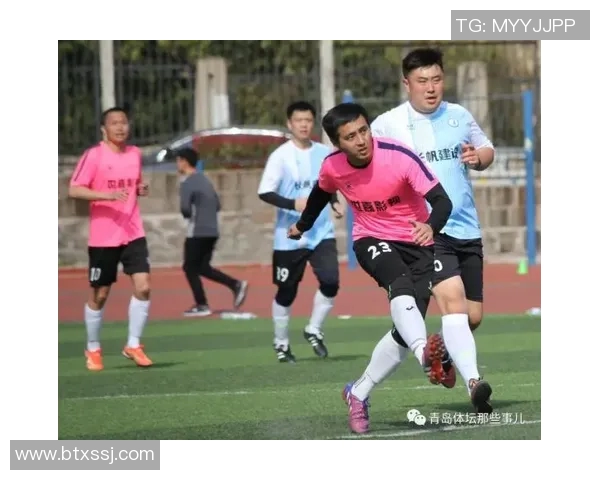 中国小学生足球赛决赛现场激烈对抗堪比职业联赛精彩纷呈