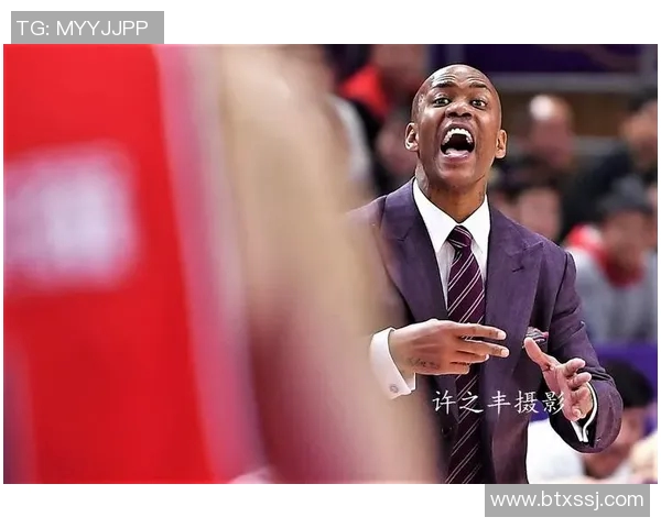 以镜头回顾米切尔感人瞬间 那一幕让球迷集体泪目