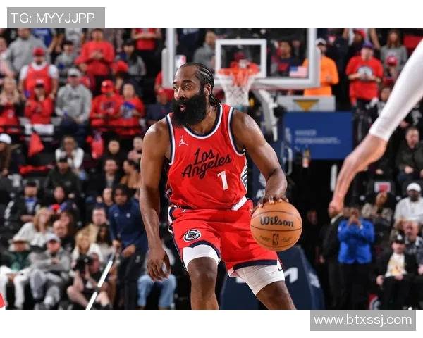 今日焦点对决:哈登领衔火力全开挑战劲敌谁将笑到最后 今日焦点对决:哈登领衔火力全开挑战劲敌谁将笑到最后